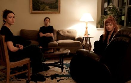 Still uit 'His Three Daughters'