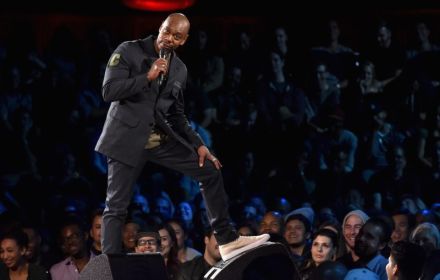 Een foto van Dave Chappelle.