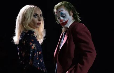 Een foto van Joaquin Phoenix en Lady Gaga