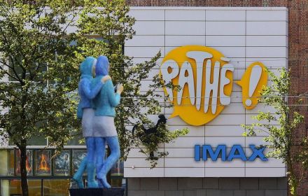 Pathe logo op bioscoop