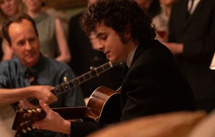 Still uit 'A Complete Unknown'