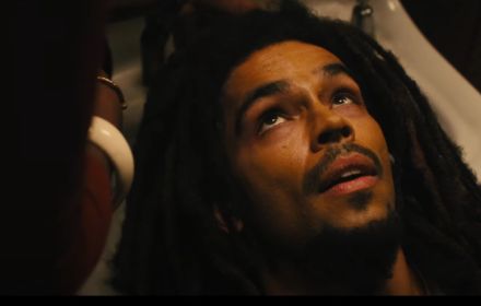 Kingsley Ben-Adir als Bob Marley.