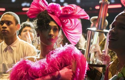 Still uit 'Pose'