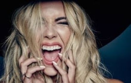 Ashley Benson als Hanna Marin