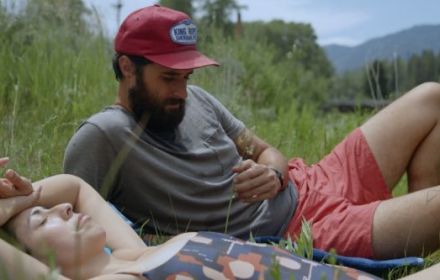 Still uit 'Peak Season'