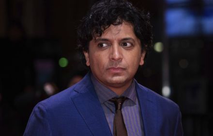 Een foto van M Night Shyamalan. 