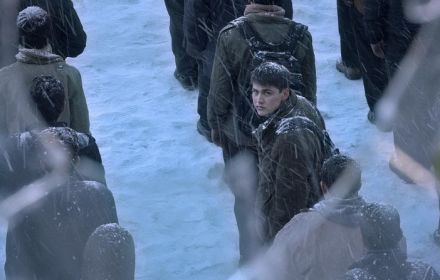 Still uit 'In the Land of Brothers'