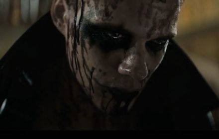 Still uit 'The Crow' (2024)