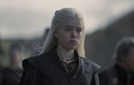 Een foto van Milly Alcock als Rhaenyra Targaryen.