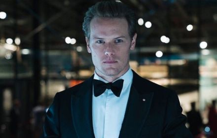 Sam Heughan in driedelig pak
