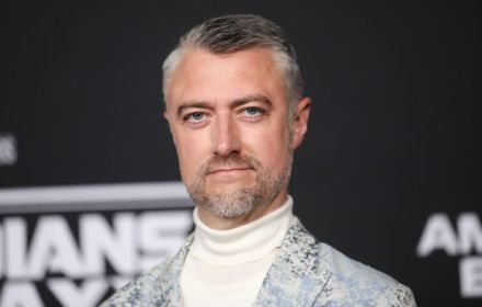 Een foto van Sean Gunn.