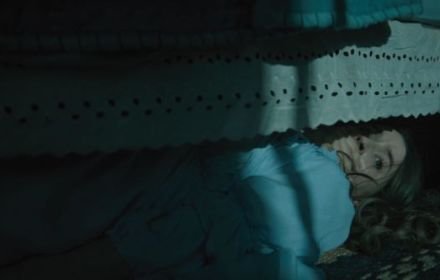 Een beeld uit 'No One Will Save You'