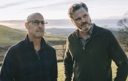 Een foto van Stanley Tucci en Colin Firth in Supernova.
