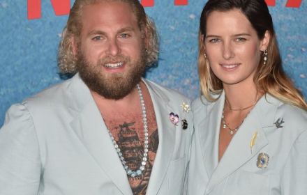 Een foto van Jonah Hill en Sarah Brady