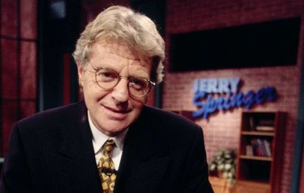 Een foto van Jerry Springer.