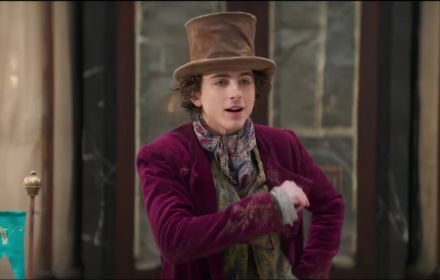 Een foto van Timothee Chalamet in de trailer voor Wonka.
