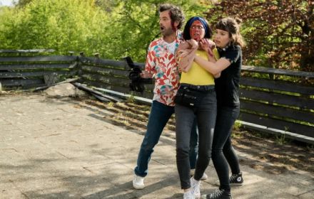 Een beeld uit de zombie-komedie 'Final Cut' van Michel Hazanavicius.