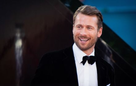 Een foto van Glen Powell.