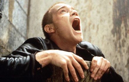 Afbeelding uit 'Trainspotting' ter illustratie