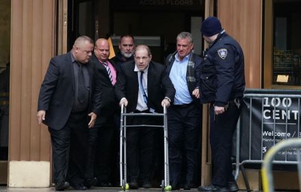 Voormalig filmproducent Harvey Weinstein opnieuw aangeklaagd wegens verkrachting