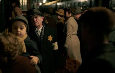 Een foto van Pierre Bokma in De Joodse Raad