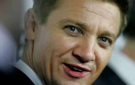 Zwaargewond, Jeremy Renner